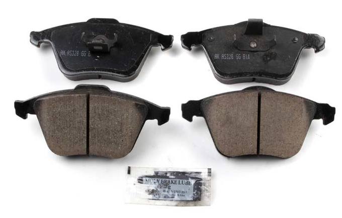 SAAB Volvo Disc Brake Pad Set - Front 31212184 - Akebono Euro Ultra-Premium EUR915A